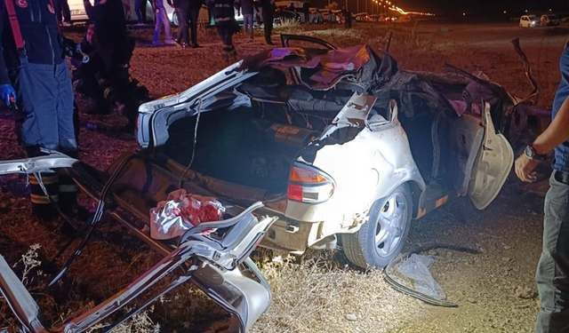 Batman'da otomobil tıra çarptı: 2 çocuk hayatını kaybetti, baba ağır yaralı