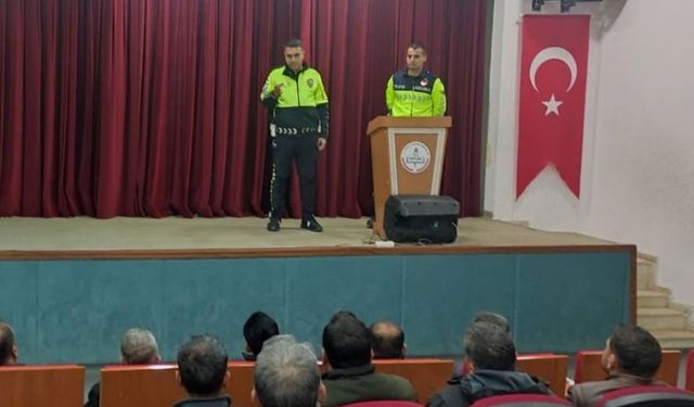 Kozluk’ta Servis Şoförlerine Trafik Eğitimi Verildi