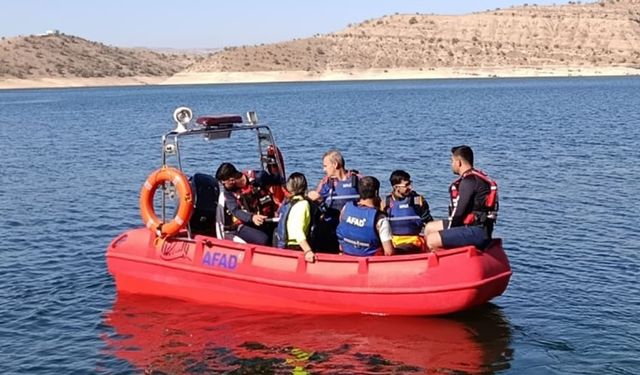 Batman'da gerçeği aratmayan Su Üstü Arama ve Kurtarma Tatbikatı