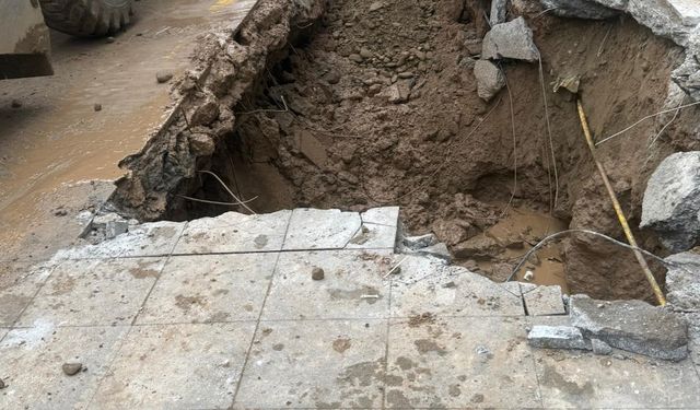 TPAO Bulvarı’nda Su Kaçağı Operasyonu