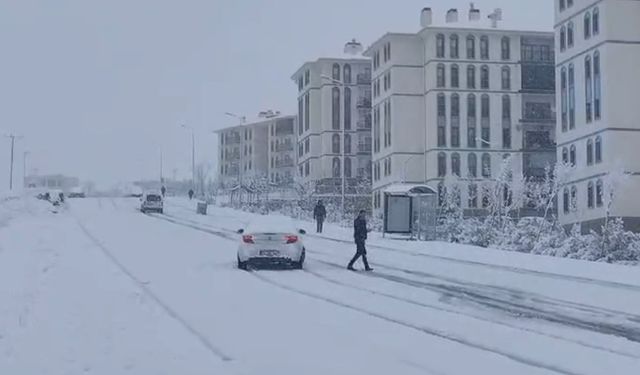 Batman Beyaza Büründü