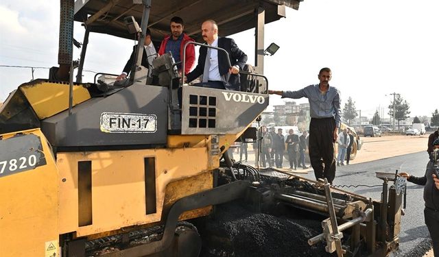 Vali Canalp Sahada; Recep Tayyip Erdoğan Bulvarı bağlantı yollarında asfalt çalışmalarını inceledi