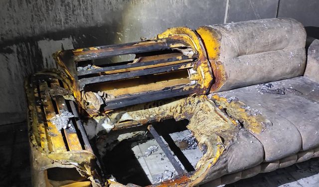Ev Yangını Mahallelinin Çabasıyla Söndürüldü