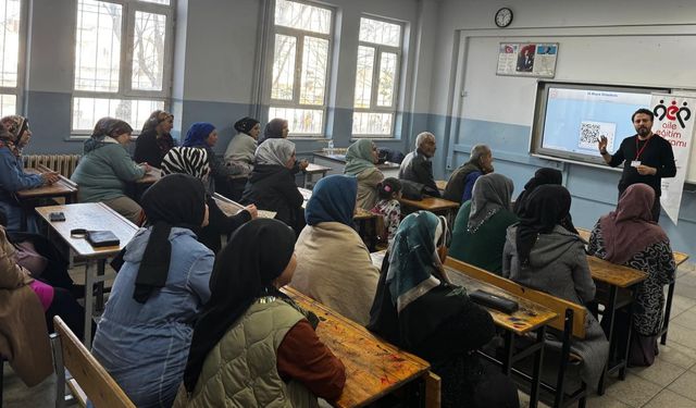 Velilere "Mahremiyet Bilinci ve Aile Eğitimi" Semineri