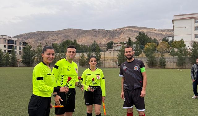 Gercüş Bağlar Spor’dan Hakemlere Çiçekli Karşılama