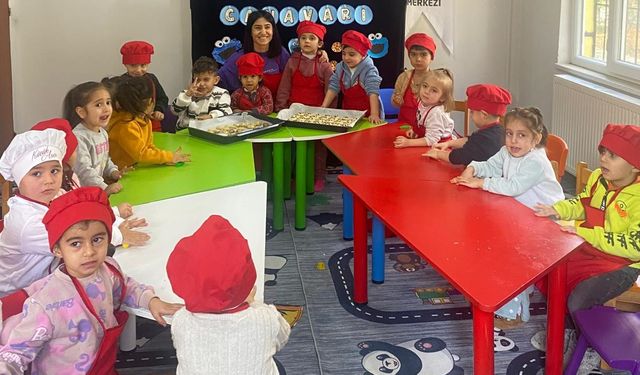 Miniklerin Renkli “Kurabiye Canavarı” Etkinliği