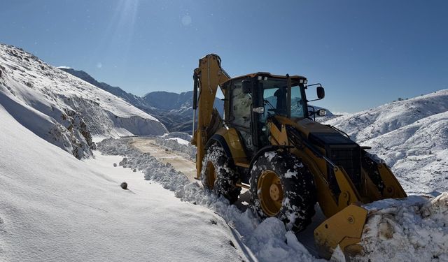 Kar ve Heyelan Alarmı: 44 Köy ve 68 Mezra Yolu Kapandı