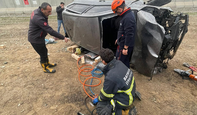 Batman'da otomobil takla attı: 2 yaralı