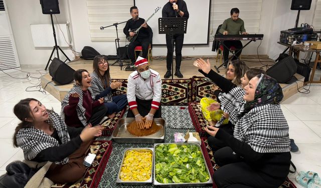 Süveybe Ana Kız Yurdu’nda Sıra Gecesi Coşkusu