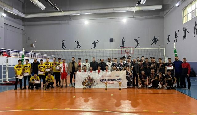 Ziya Gökalp Anadolu Lisesi Filede Zirveye Çıktı