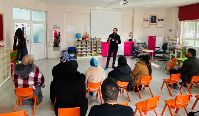 Anaokulu Velilerine Mahremiyet Kalkanı Eğitimi