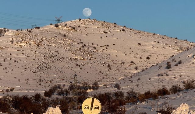 Becirman’da Ay Işığıyla Büyüleyen Kış Masalı