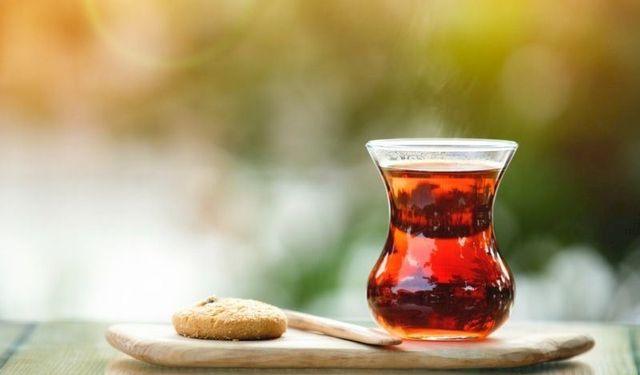 Bir Bardak Çay 15 TL Oldu