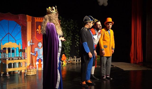 Çocuk Tiyatrosu “İyilik Sever İkili” Batman’da miniklerle buluştu