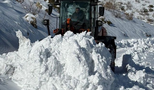 Gercüş’te Köy Yolları İçin Ekipler Sahada