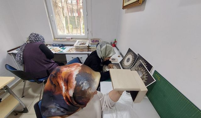 Kadınlar Rölyef Kurslarına Yoğun İlgi Gösteriyor