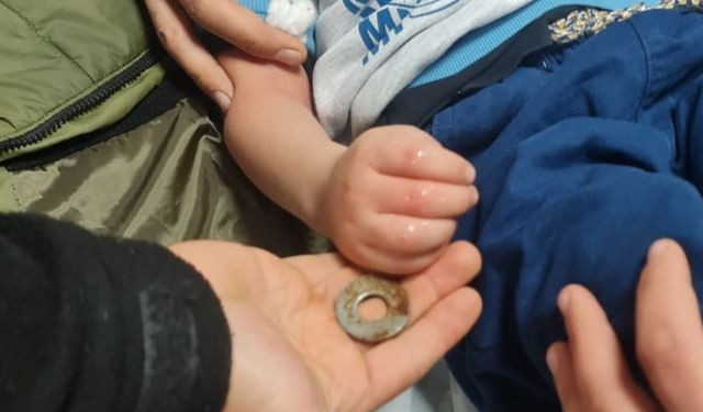 Parmağına Metal Sıkışan Çocuk Kurtarıldı