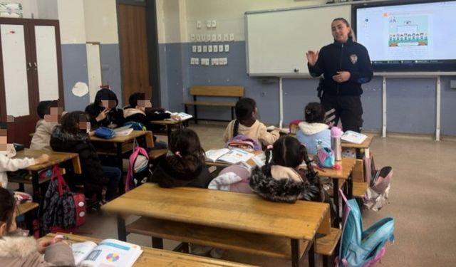 Polislerden Okullarda Güvenlik Eğitimi