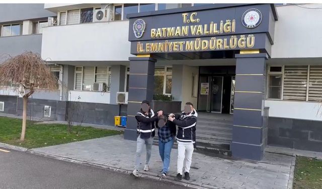 Batman’da Film Gibi Yakalama! Aranan Şahıs Kardeşinin Kimliğiyle Kaçmaya Çalıştı