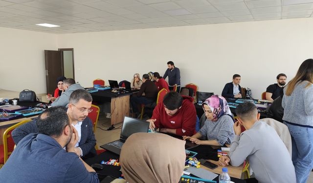 Batman’da Öğretmenlere Teknoloji Hamlesi