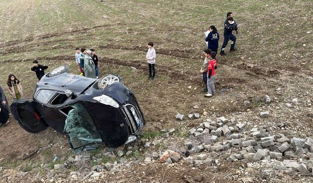 Batman'da trafik kazası otomobil takla attı: 3 yaralı
