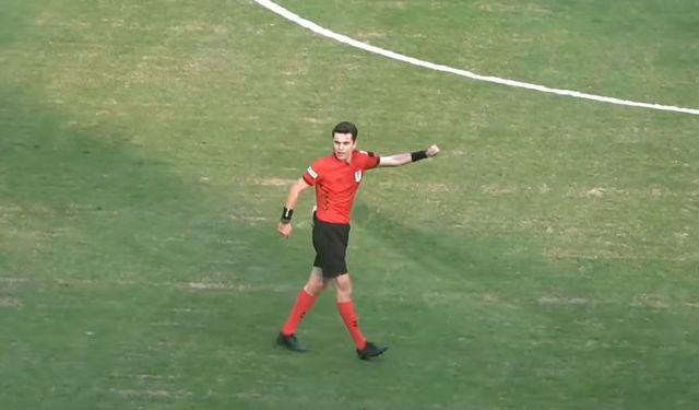 Petrolspor- Beyoğlu Yeni Çarşı Spor maçında Düdük Emre Kaan Çalışkan’da