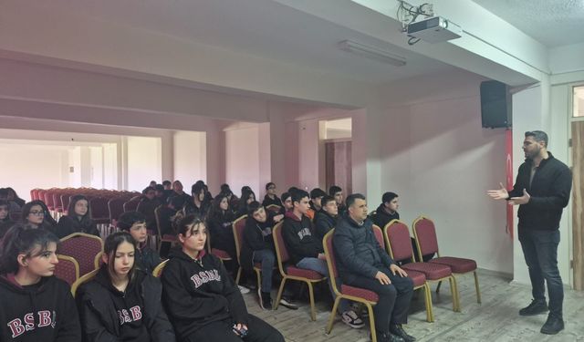 Gençlere Ergenlik ve Stres Yönetimi Eğitimi