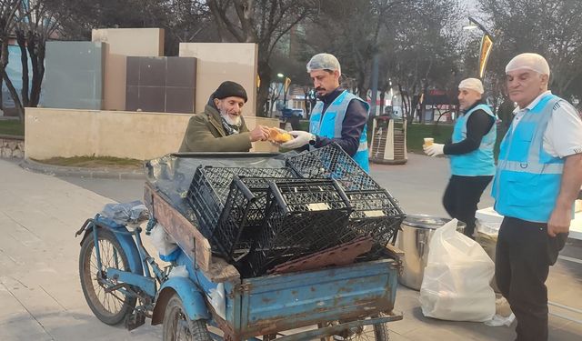 İFTARA YETİŞEMEYENLERE "SICAK" DOKUNUŞ