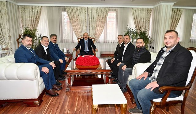 Minibüsçüler Odası’ndan Vali Canalp’e Ziyaret