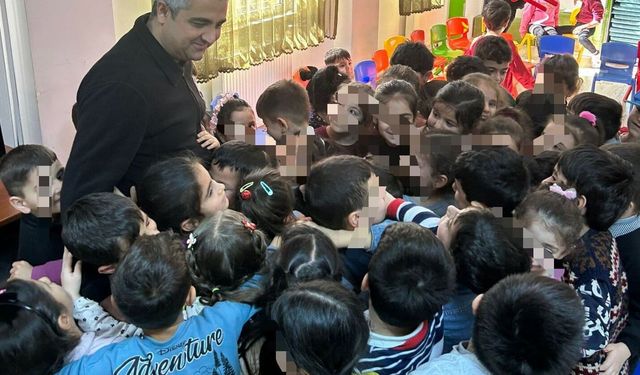 Minik Kalplere Polis Dokunuşu