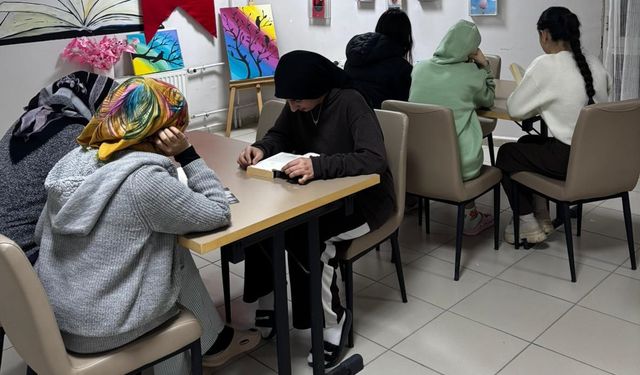 Öğrenciler Kitap Halkalarında Buluşuyor