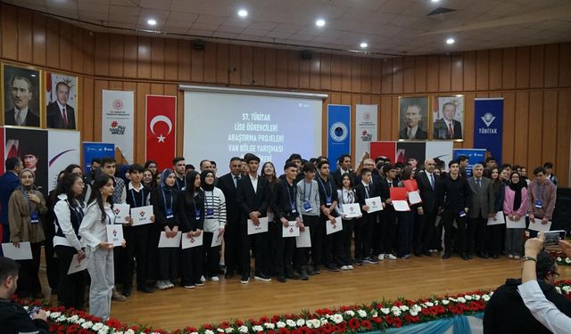 TÜBİTAK 2204-A Van Bölge Sergisi’nde Büyük Heyecan