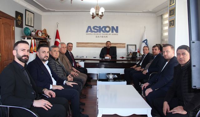 AK Parti Heyeti İş Dünyasıyla Aynı Masada