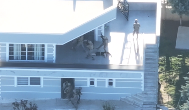 Aranan 4 Şüpheli Silahlarla Yakalandı