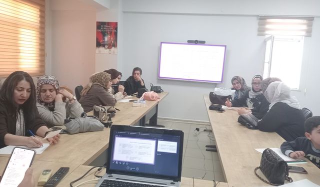 Batman’da Ailelere “Çocuk Yetiştirmede Güncel Konular” Anlatıldı