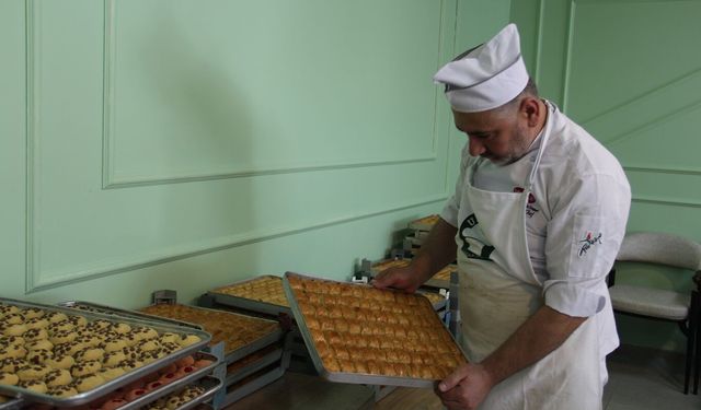 Batman’da Bayram Öncesi Tatlı Alarmı: Pastanelerde 24 Saat Mesai!