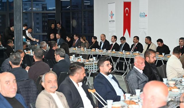Batman’da Muhtarlar İftar Sofrasında Buluştu