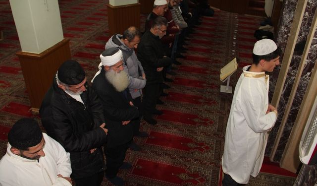 Batman'da Ramazanın manevi iklimi "hatimle teravih"te yaşatılıyor