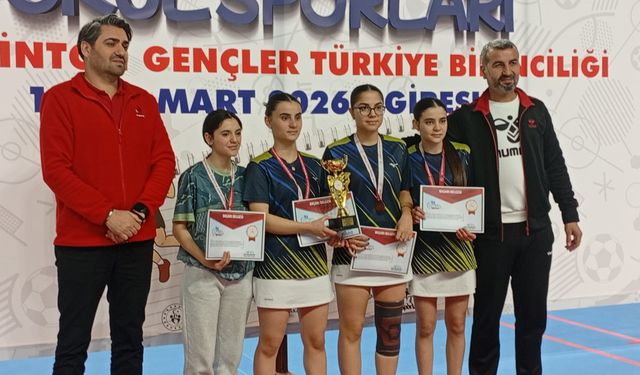 Batmanlı Kız Badminton Takımı Türkiye 4.’sü Oldu