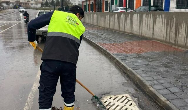 Belediyeden Mazgal ve Tahliye Hatlarına Sıkı Denetim