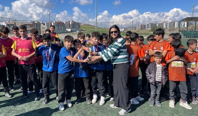 Beyzbolun Kralı Beyçayırı Köyü Ortaokulu