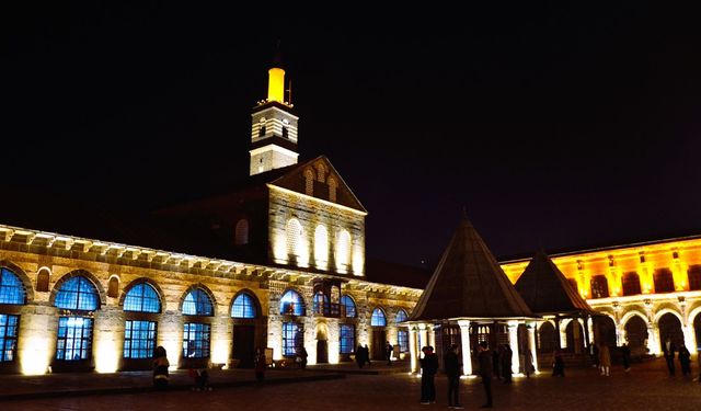 Diyarbakır Ulu Cami’ye Yeni Aydınlatma