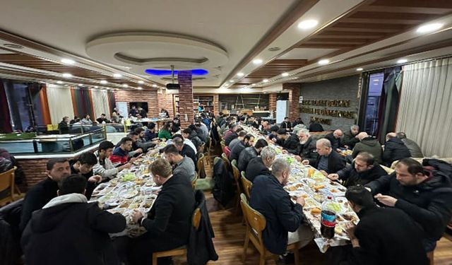 Eczane teknisyenleri iftar programında buluştu