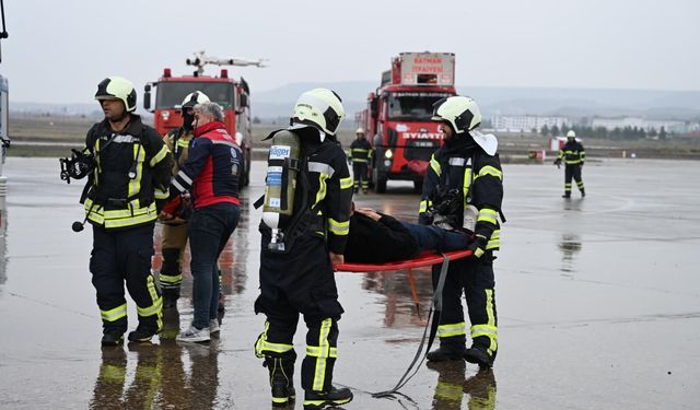 Havalimanı’nda ARFF Çalışanları Günü Kutlandı