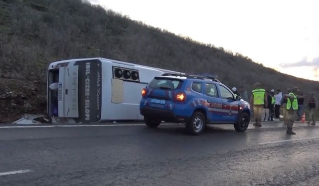 Batman-Silopi Seferini Yapan Otobüs Devrildi: Yaralılar Var
