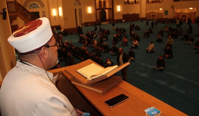 Kadir Gecesi ibadet ve duayla idrak edildi