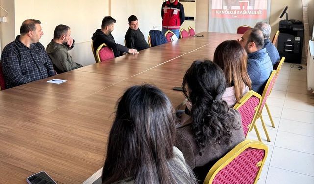 Kamu Personeline “Bilinçli Medya” Eğitimi