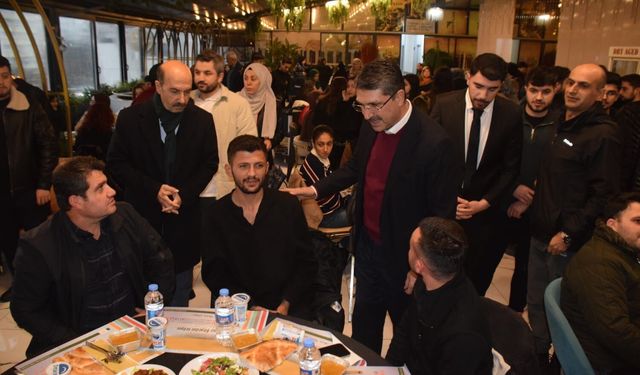 Nasıroğlu gençlerle iftarda buluştu