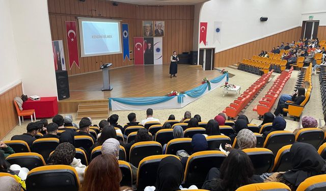 Öğrencilere “Kendini Bilmek” Eğitimi Verildi
