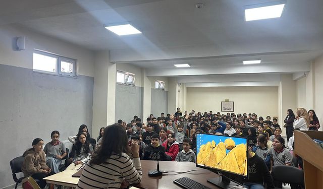 Ortaokul Öğrencilerine DENEYAP Atölyeleri Tanıtıldı